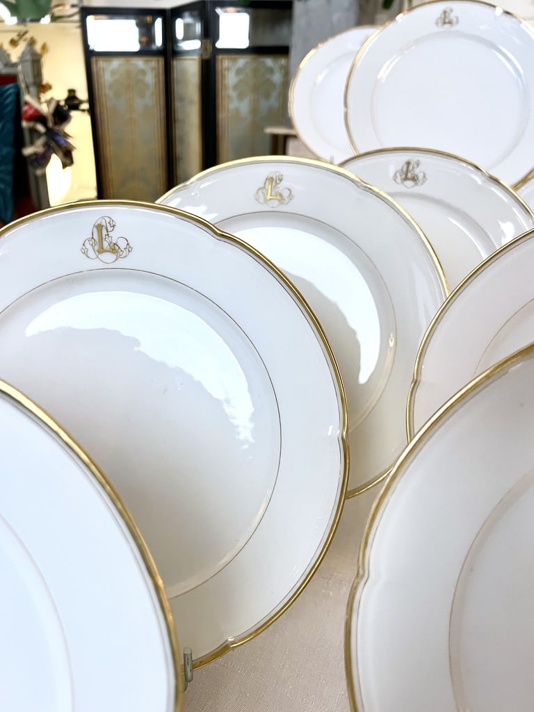 assiettes-porcelaine-vieux-paris-monogrammes-filets-or-fin-jean-pouyat-limoges-vaisselle-classique-brocante-antiquaire