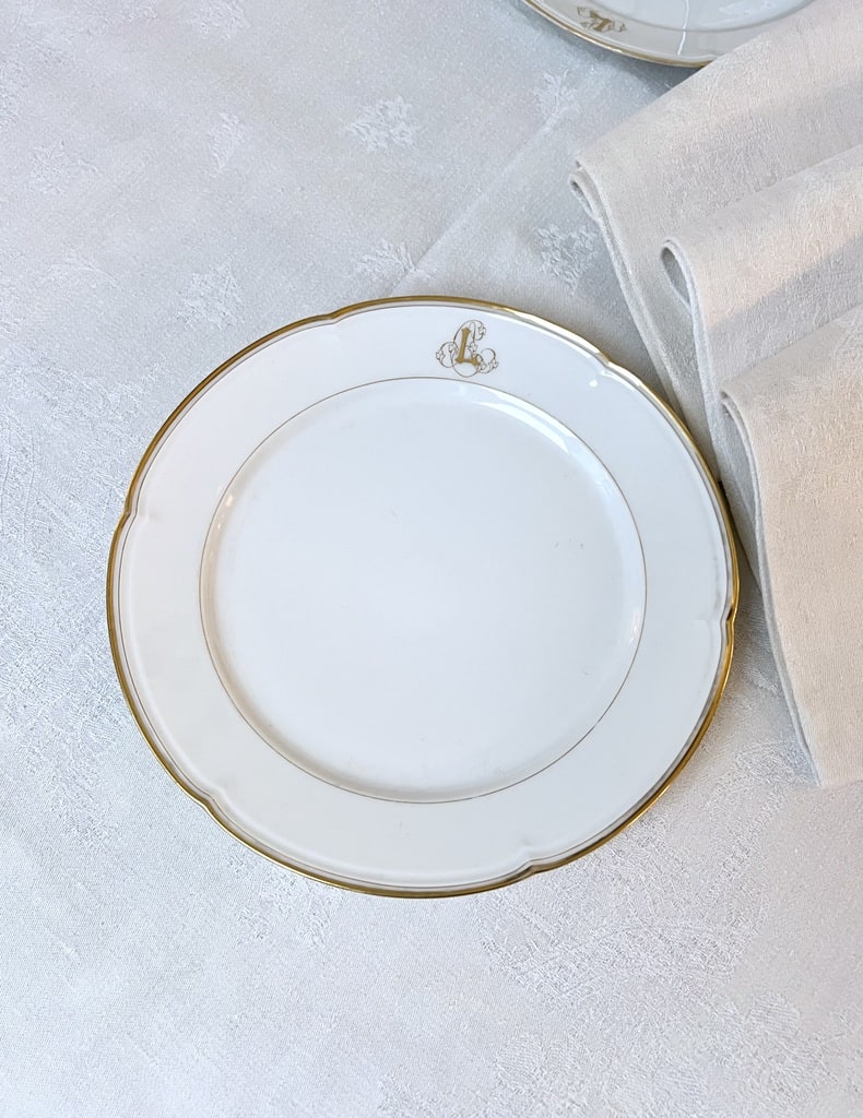 service-assiettes-plates-style-classique-vieux-paris-monogrammes-filets-or-fin-manufacture-porcelaine-de-limoges-jean-pouyat-antiquaire-brocante-vaisselle