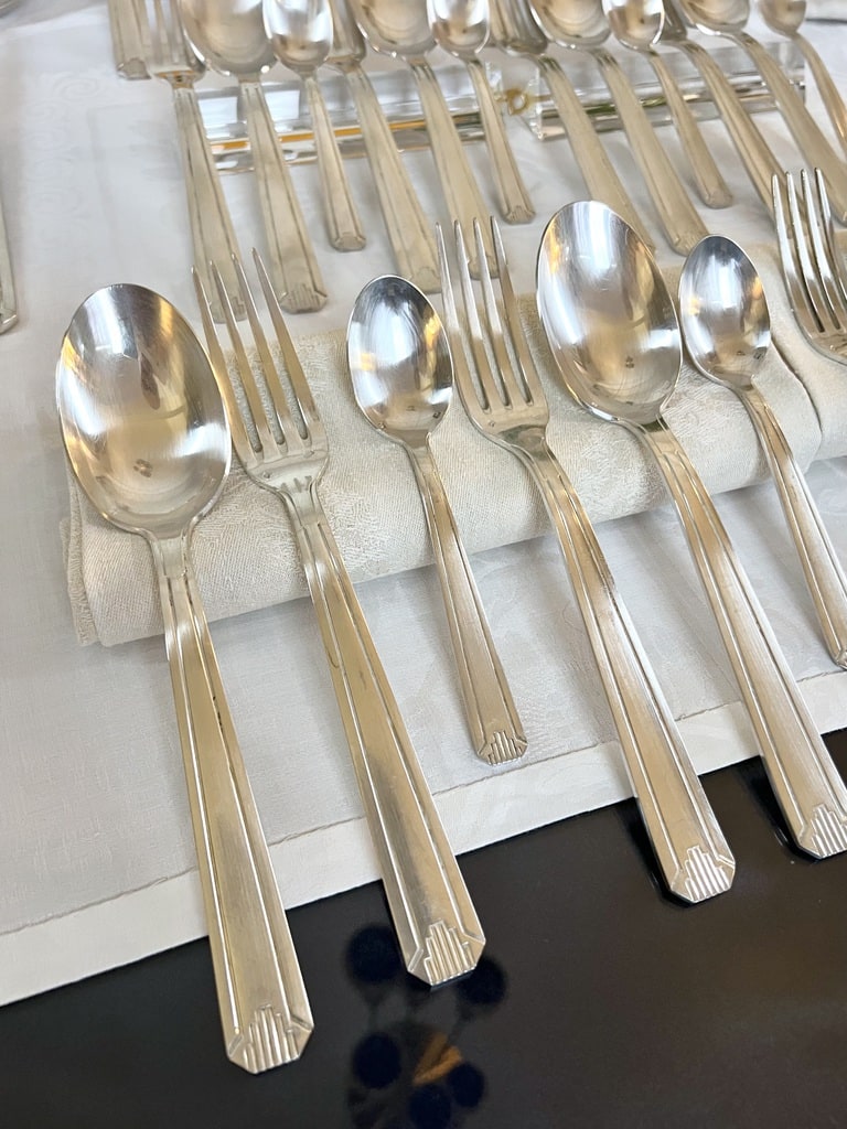 menagere-ancienne-20e-siecle-style-art-deco-metal-argente-fourchettes-cuilleres-louche-brocante-antiquites
