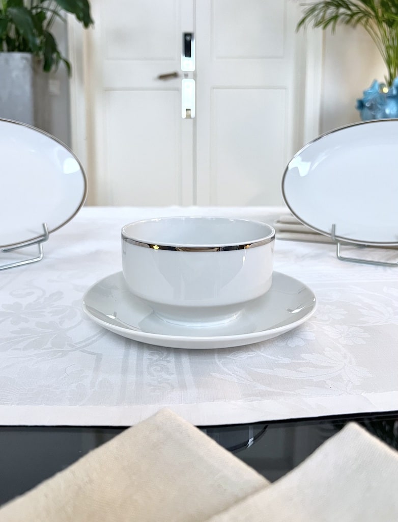 sauciere-vintage-porcelaine-blanche-filet-argent-vaisselle-moderne-brocante-antiquites-art-de-la-table