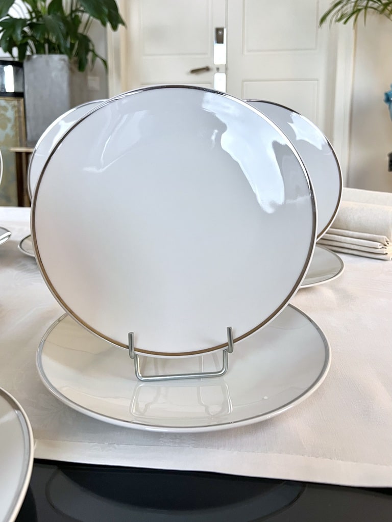assiettes-plates-service-de-table-vintage-1970-porcelaine-blanche-moderne-brocante-art-de-la-table