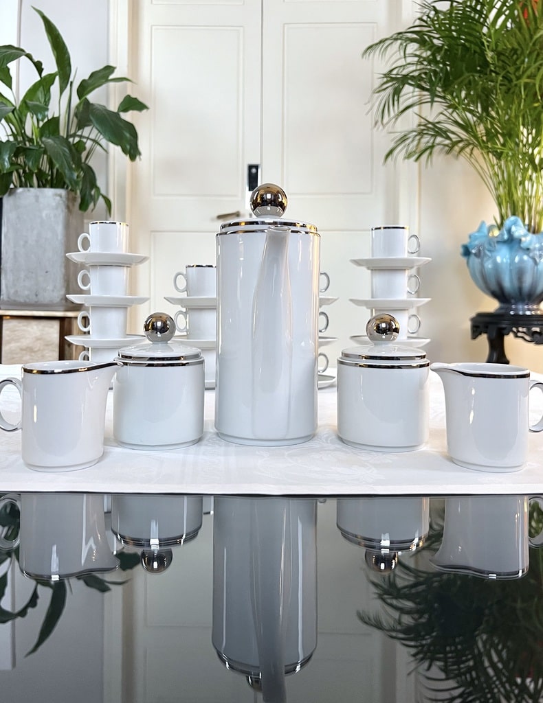 piece-de-forme-porcelaine-blanche-filet-argent-service-cafe-ancien-vaisselle-1970-brocante-antiquites