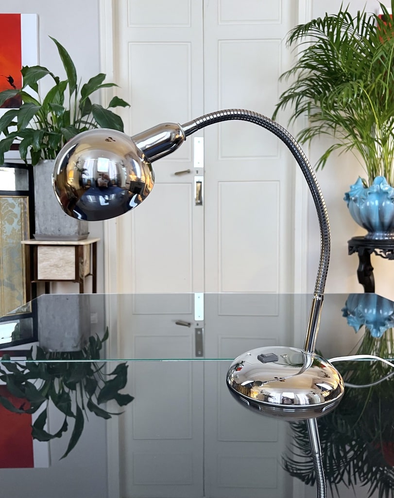 lampe-de-bureau-vintage-1970-metal-chrome-bras-articule-orientale-style-jumo-brocante-luminaire-ancien