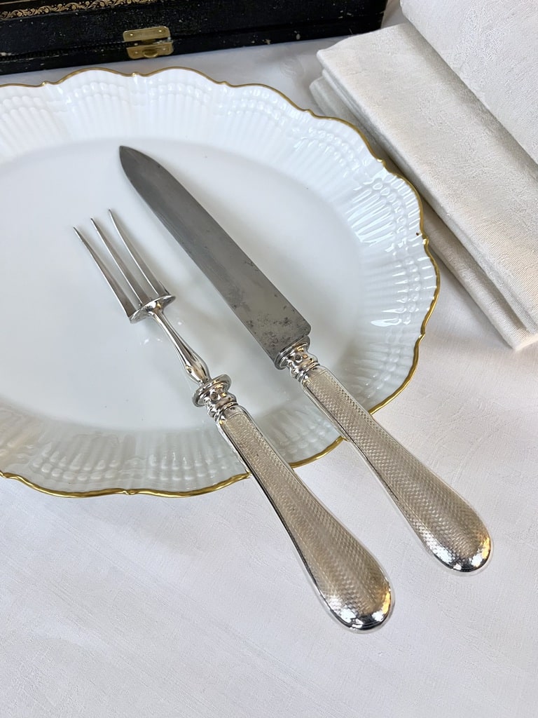 couverts-de-service-ancien-decoupe-viande-gigot-minerve-medaillon-guilloche-brocante-antiquaire-vaisselle