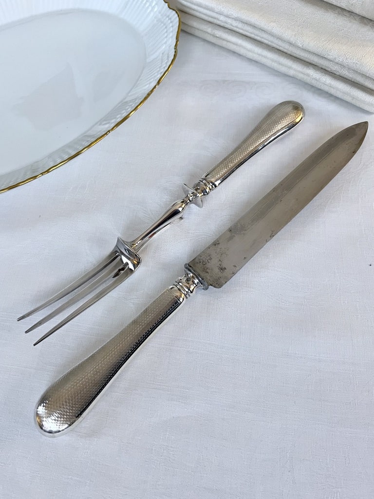 fourchette-et-couteau-viande-gigot-decoupe-manche-argent-minerve-couverts-anciens-menageres-brocante-antiquites