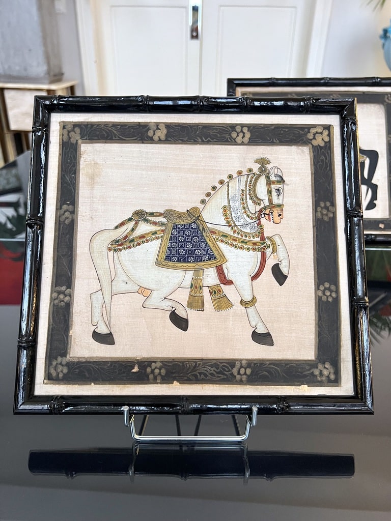 peinture-sur-soie-ancienne-napoleon-3-cadre-bois-noirci-sujet-equestre-cheval-indien-brocante-antiquaire