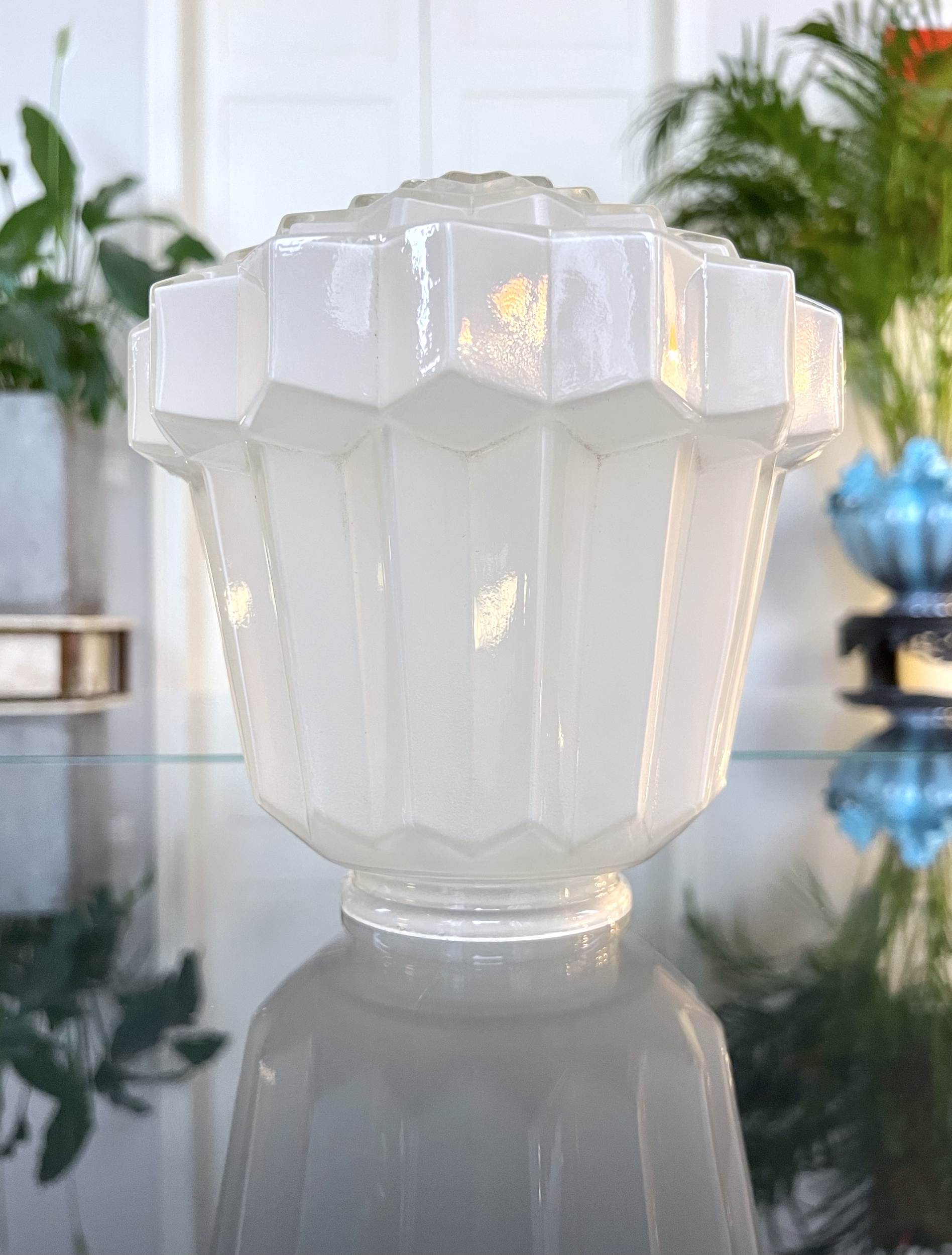 globe-skyscrapper-verre-depoli-suspension-lustre-art-deco-brocante-antiquaire