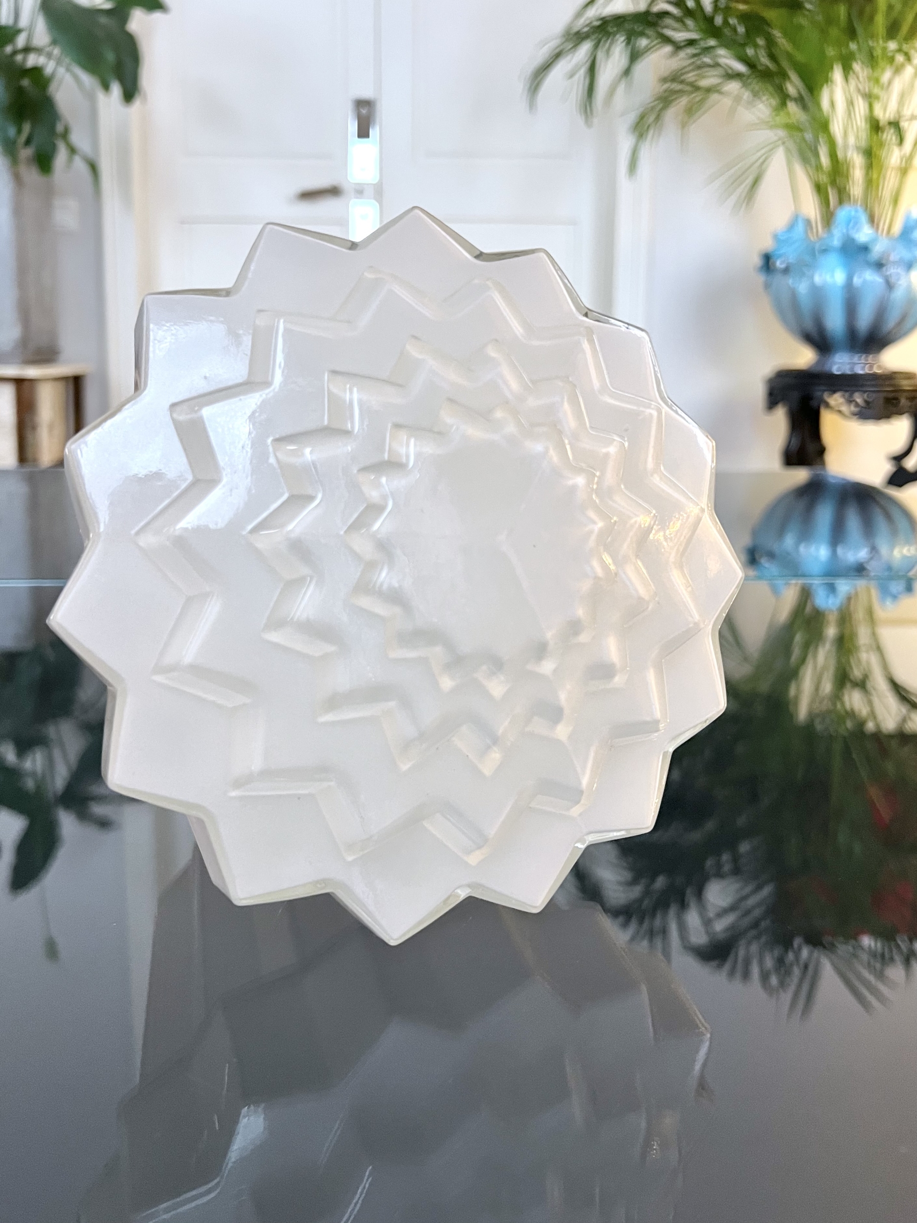 globe lustre art deco en verre depoli skyscrapper building brocante antiquites