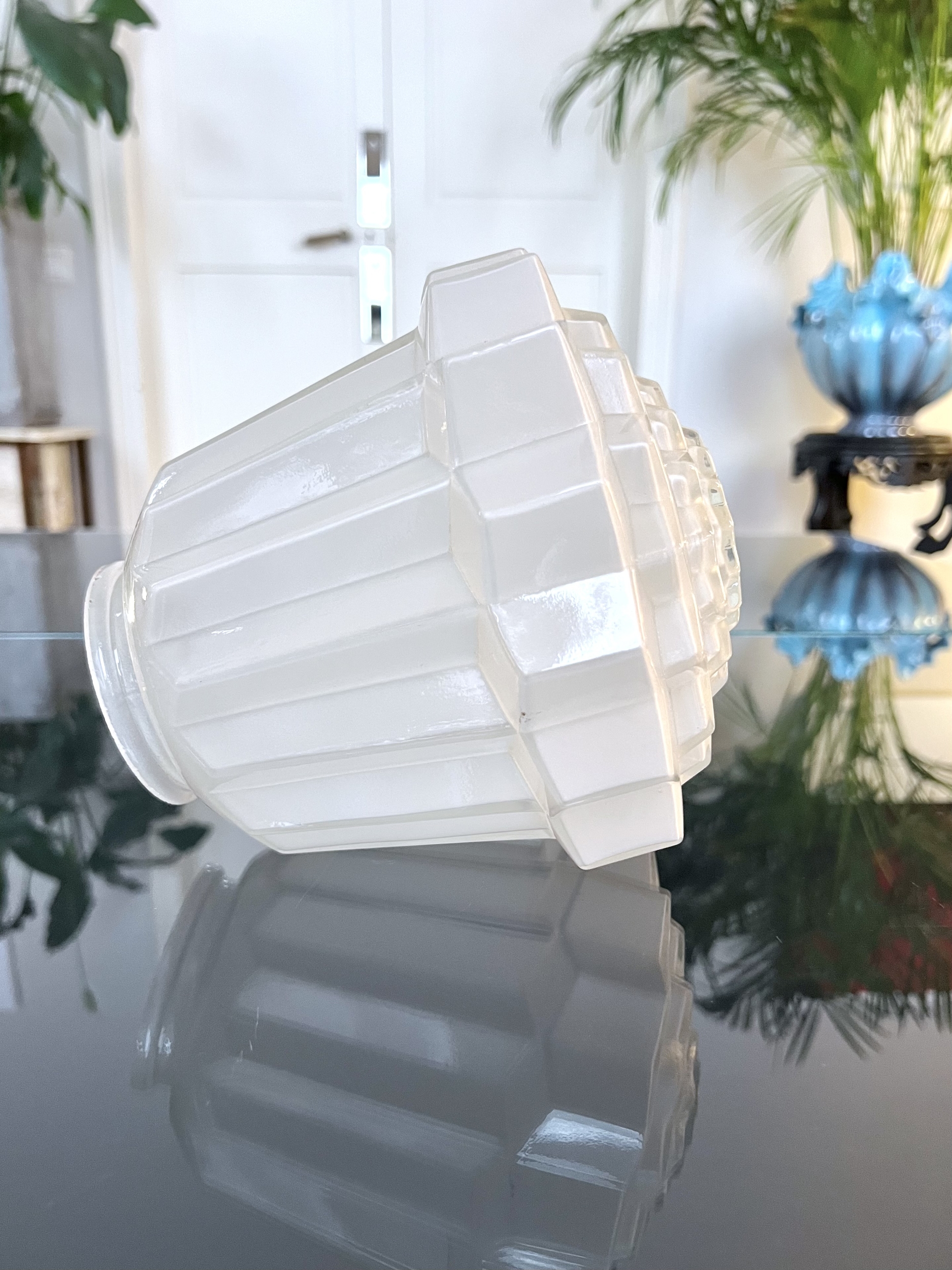 globe-art-deco-verre-depoli-suspension-lustre-lampe-ancienne-brocante-antiquites-modernes