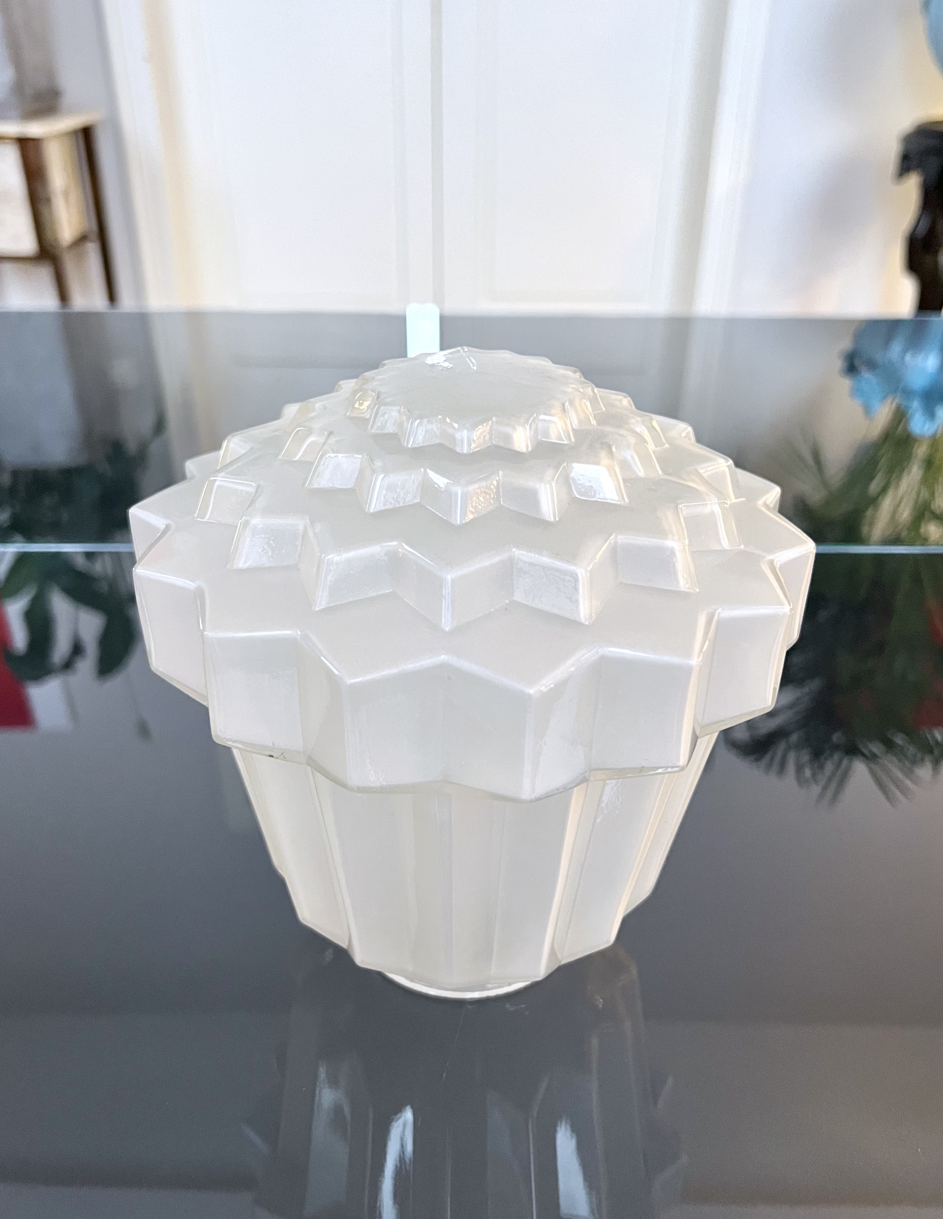 globe-luminaire-art-deco-verre-depoli-lustre-suspension-vintage-brocante-antiquaire
