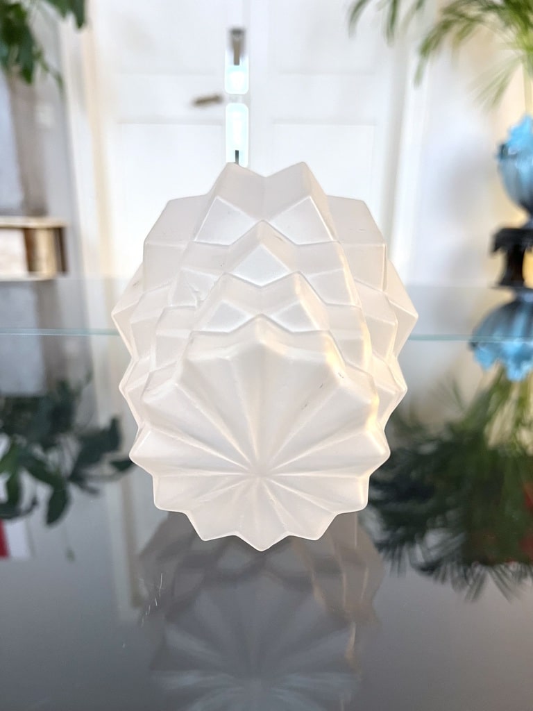 globe-lampe-art-deco-building-skyscrapper-verre-depoli-luminaire-vintage-antiquaire-brocante