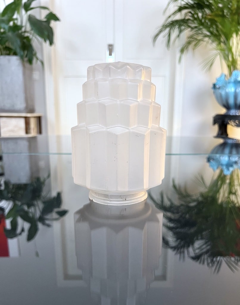 globe-art-deco-skyscrapper-building-verre-depoli-lampe-lustre-luminaire-vintage-brocante-antiquites