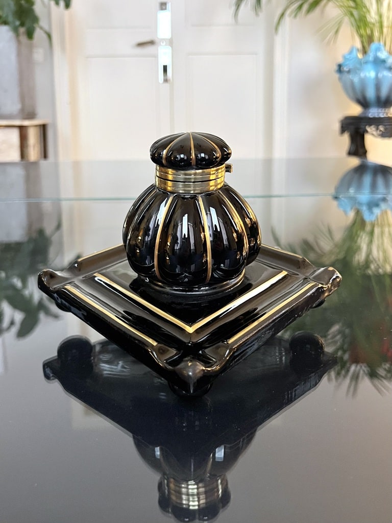encrier-art-deco-en-porcelaine-noire-filets-or-fin-objet-de-vitrine-ancien-necessaire-bureau-brocante-antiquaire
