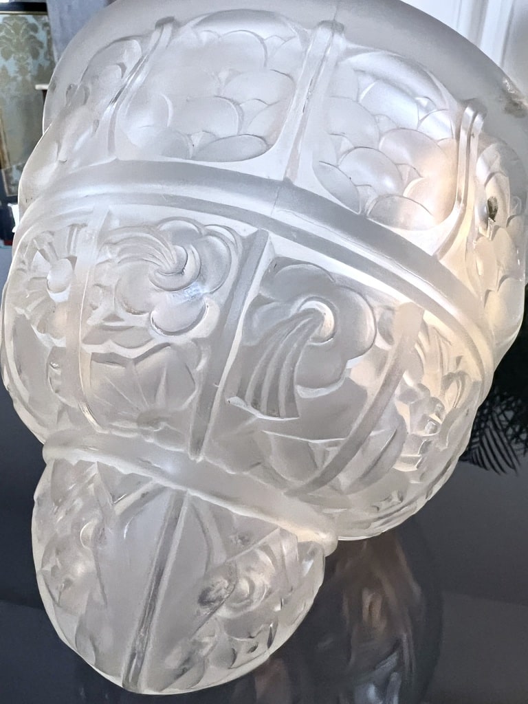 globe-pour-lustre-art-deco-en-verre-moule-presse-depoli-verrerie-des-hanots-france-style-1930-brocante-antiquaire-lampe-luminaires-modernes