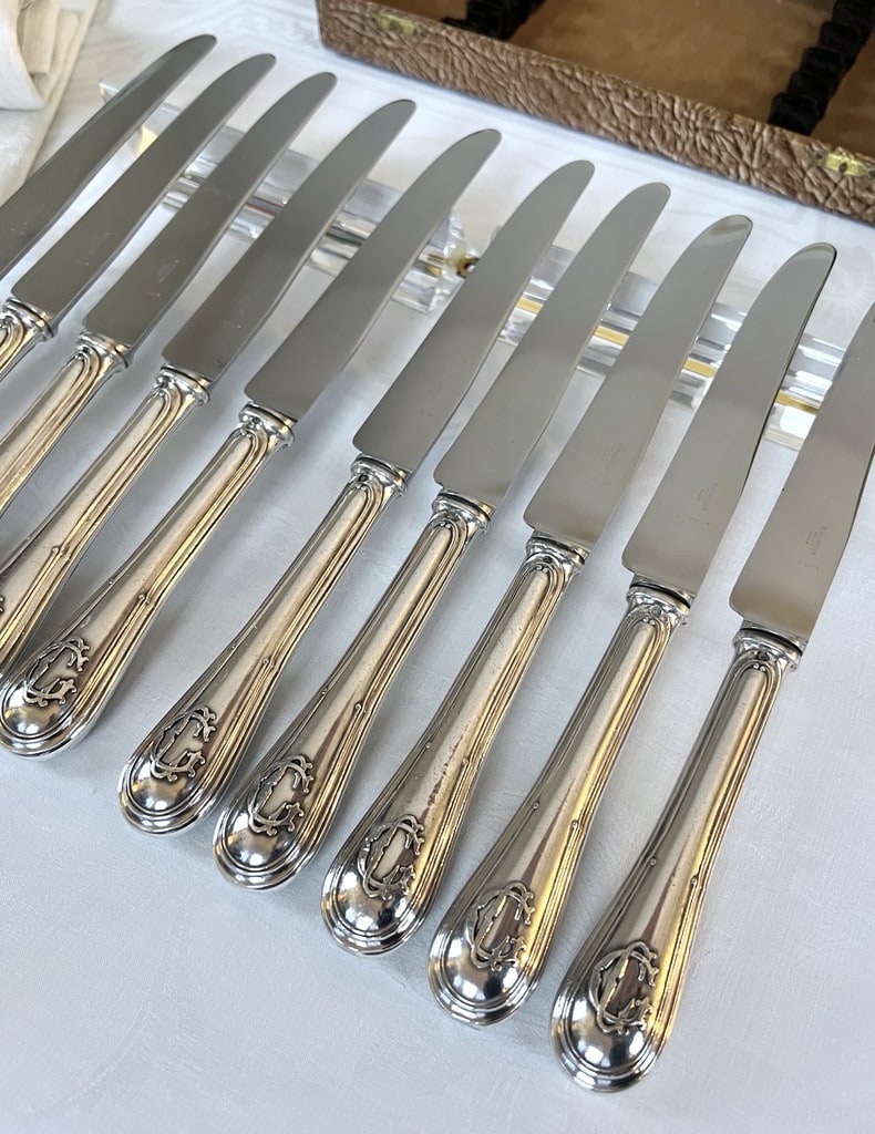 couteaux-de-table-manche-argent-fourre-orfevre-puiforcat-poincon-minerve-couverts-anciens-menagere-brocante-antiquaire-france