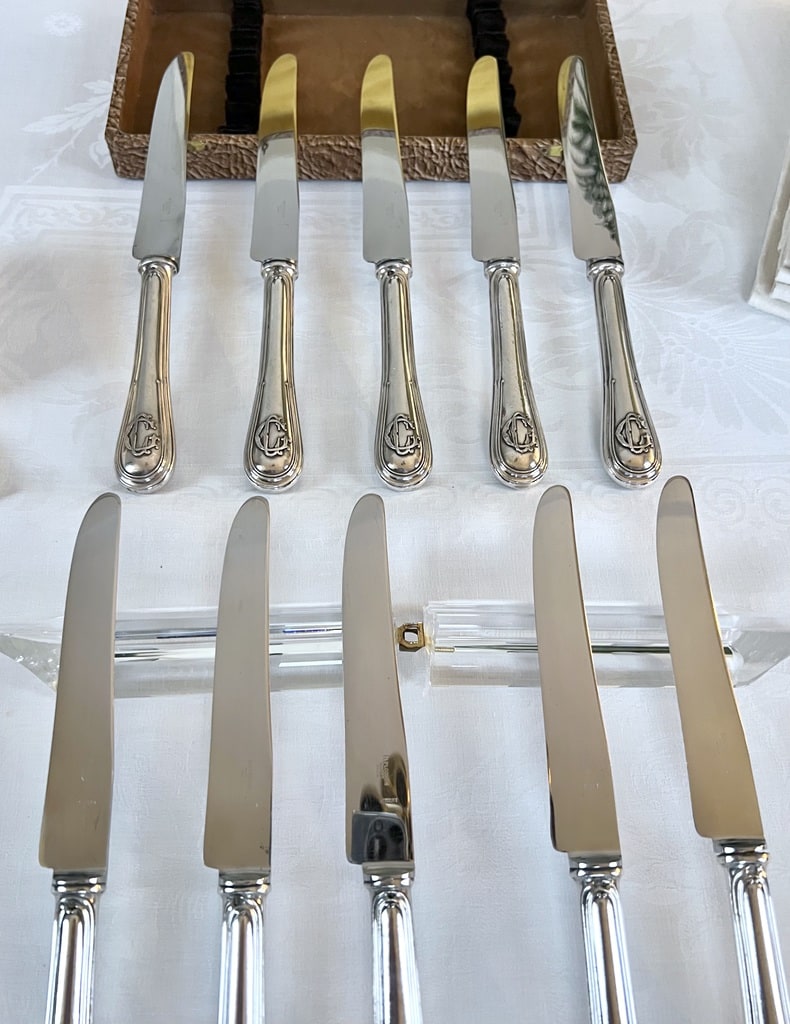 service-couteaux-manche-argent-orfevre-puiforcat-poincon-minerve-monogrammes-lames-inox-couverts-anciens-brocante-antiquaire-france