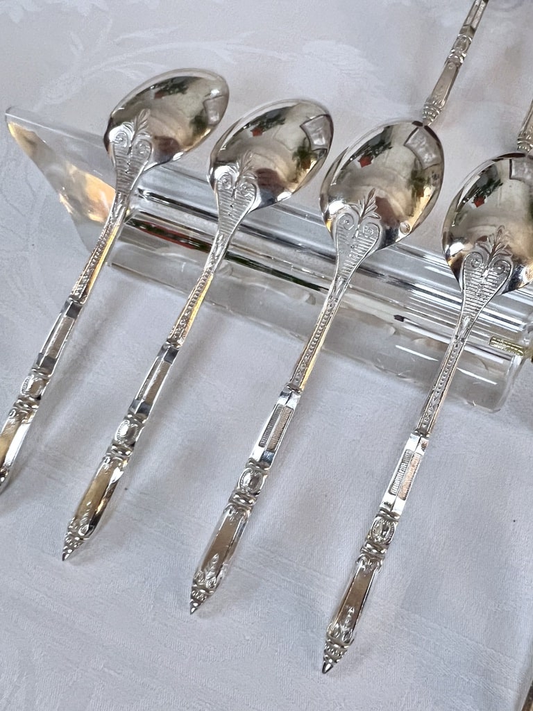 cuilleres-manches-a-la-russe-ercuis-coffret-couverts-anciens-orfevre-ercuis-brocante-vintage-antiquaire-france