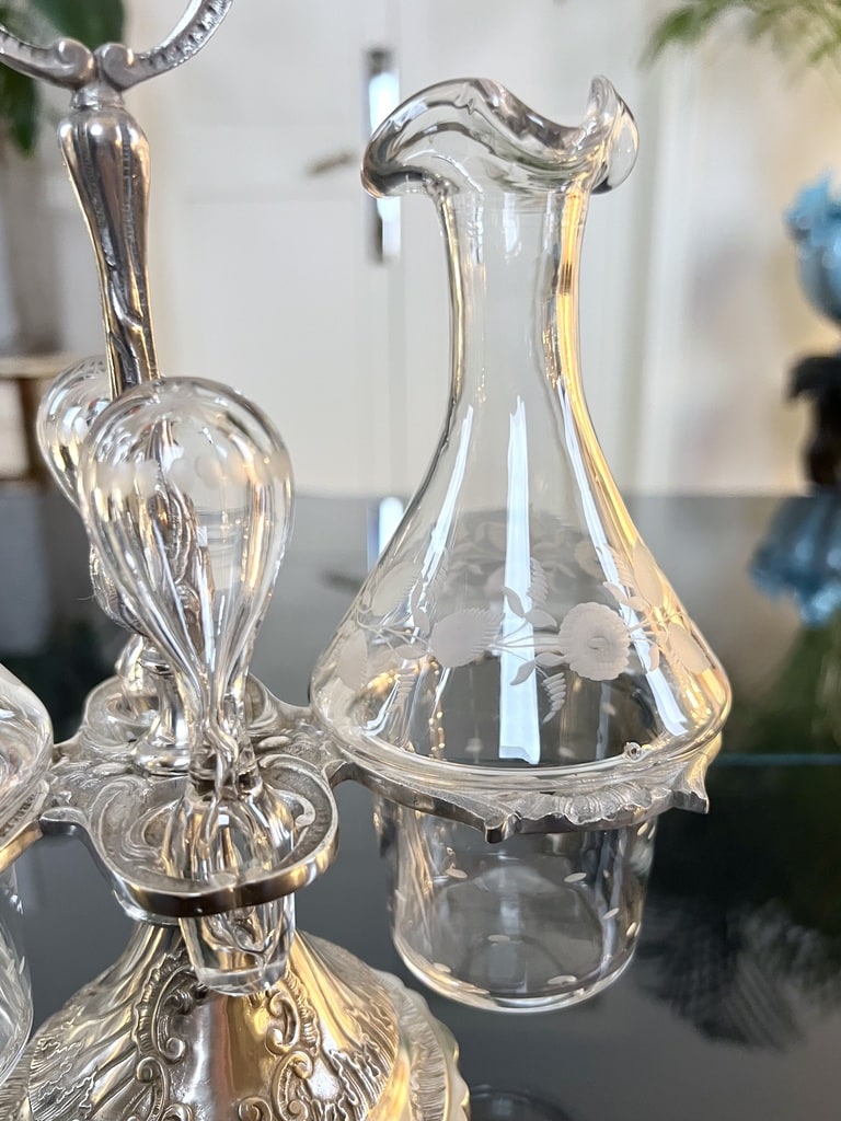 huilier-ancien-en-verre-souffle-grave-art-de-la-table-francais-brocante-antiquaire