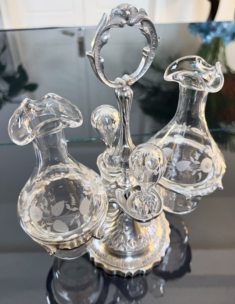serviteur-a-condiments-huile-vinaigre-verre-souffle-regule-argente-accessoires-de-table-anciens-brocante-antiquites
