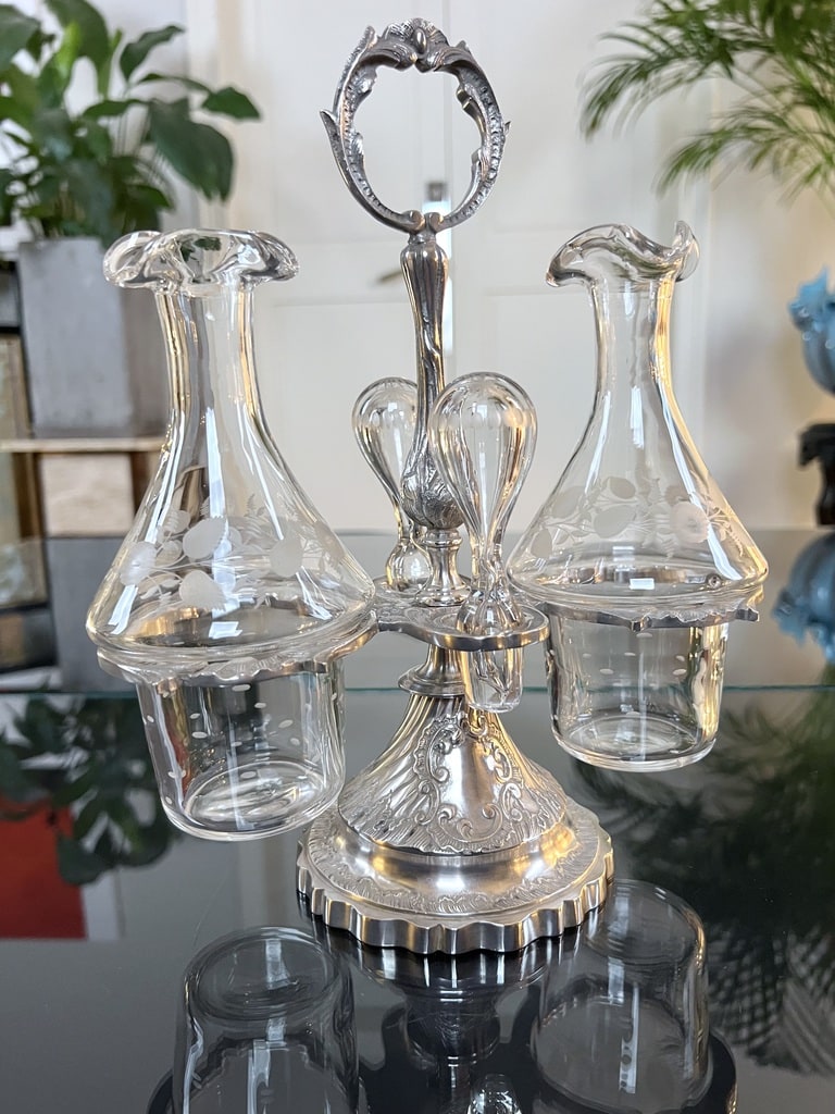 serviteur-en-regule-argente-flacons-verre-souffle-huile-vinaigre-condiments-vaisselle-ancienne-brocante-antiquites-francaises