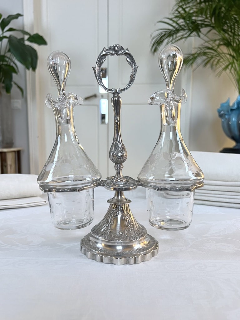 serviteur-huilier-vinaigre-regule-argente-verre-grave-condiments-accessoires-de-table-brocante-antiquaire