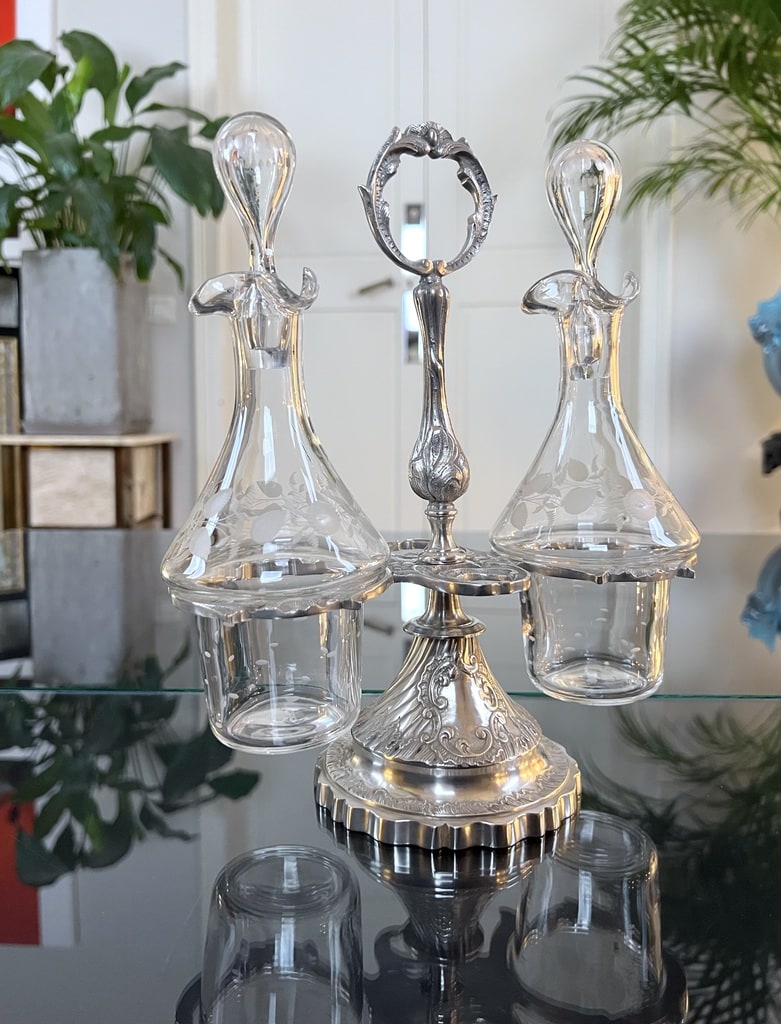 serviteur-vinaigre-huile-verre-souffle-decor-grave-regule-argente-art-de-la-table-francais-brocante-antiquaire