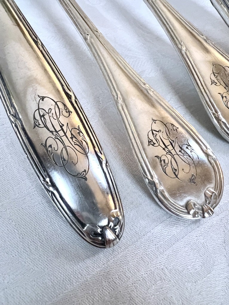 couverts-anciens-christofle-monogrammes-menageres-couverts-art-de-la-table-brocante-vintage-antiquaire