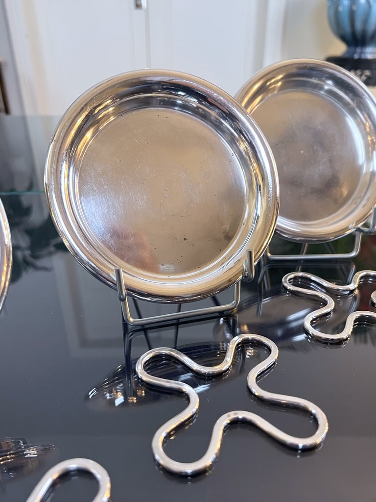 paire-de-dessous-de-bouteilles-anciens-en-metal-blanc-antiquaire-brocante-vaisselle-vintage