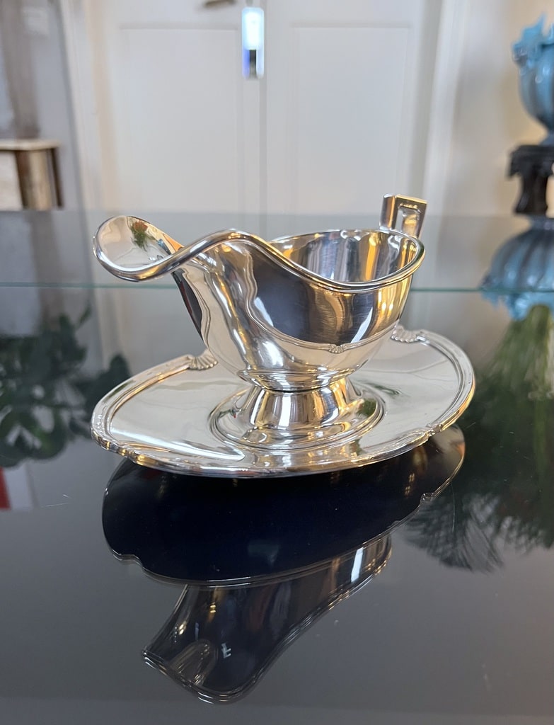 sauciere-ancienne-metal-argente-plateau-assorti-service-de-table-ancien-brocante-vaisselle-vintage-antiquaire