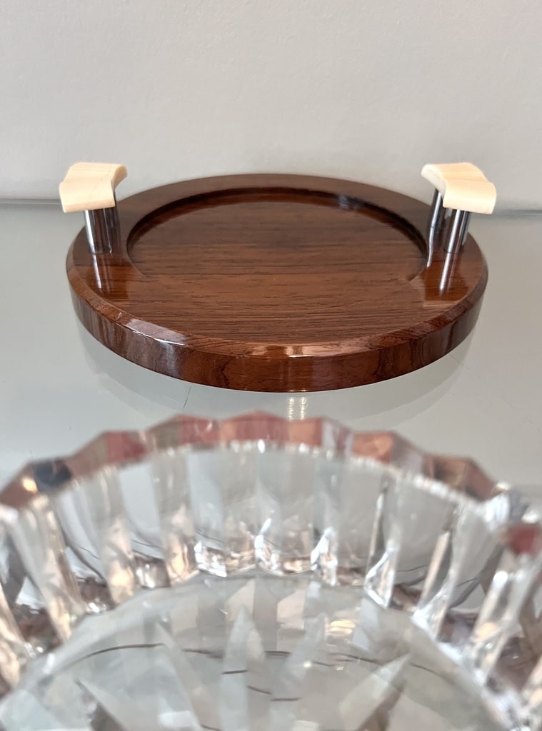plateau-en-bois-de-noyer-vernis-poignees-en-ivoire-cendrier-en-cristal-fumeur-epoque-art-deco-moderniste-antiquaire-brocante-vintage