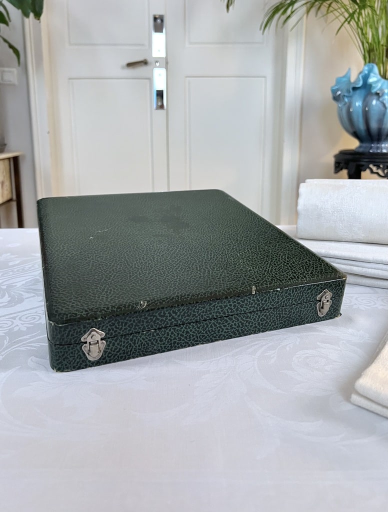 coffret-ecrin-menagere-ancienne-art-de-la-table-vaisselle-moderne-brocante-antiquites