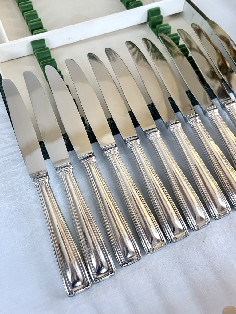 couteaux-entremets-art-deco-metal-argente-lame-inox-couverts-anciens-brocante-vintage-art-de-la-table-antiquaire