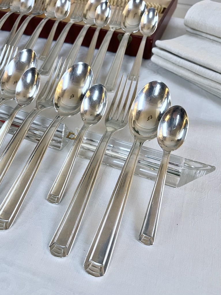 couverts-anciens-style-moderne-art-deco-1930-menagere-fourchettes-cuilleres-coffret-ecrin-brocante-antiquites