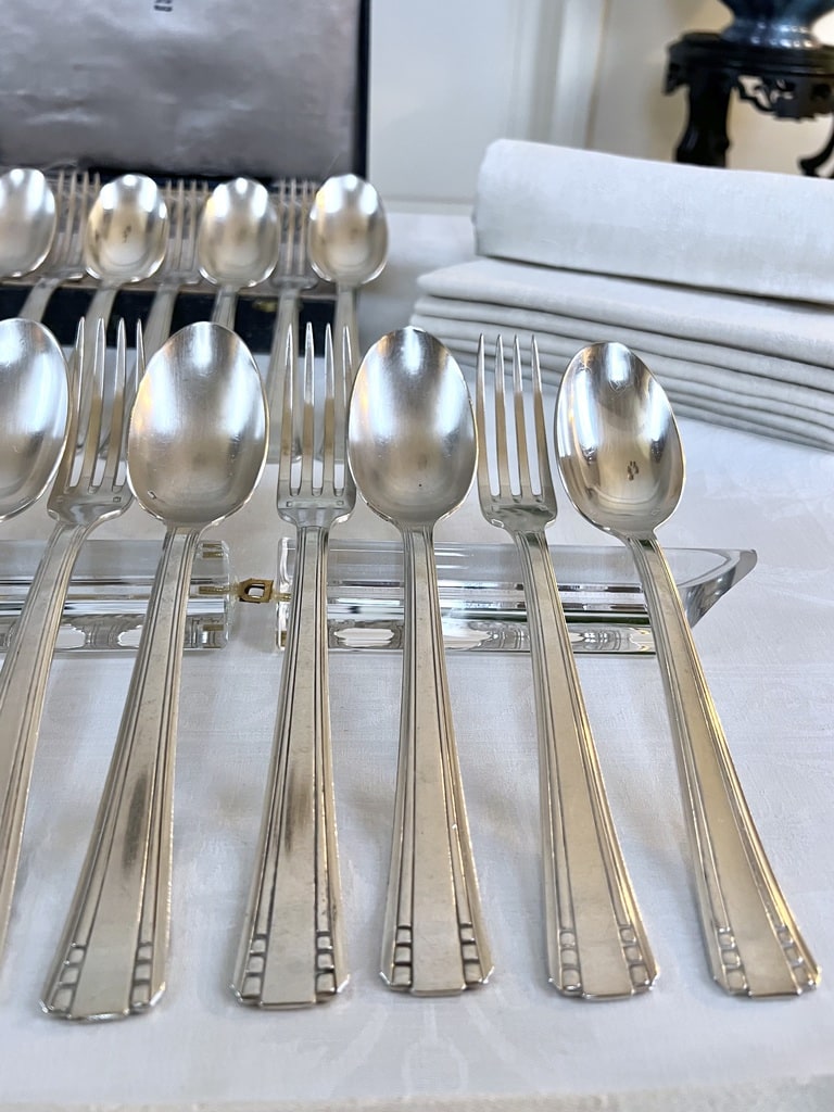 couverts-anciens-metal-blanc-menagere-art-deco-roux-marquiand-antiquites-brocante