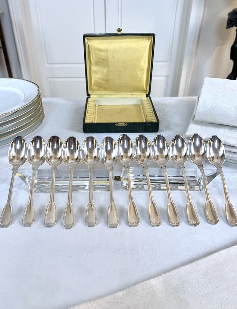 Ensemble De 12 Petites Cuillères A Dessert / Café Métal Argenté Orfèvr