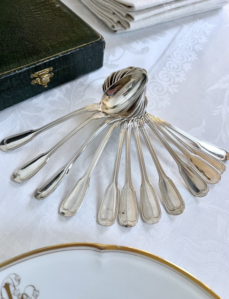 cuilleres-dessert-cafe-metal-blanc-alfenide-orfevre-argental-20e-siecle-1930-style-art-deco-brocante-vaisselle-ancienne-mentage