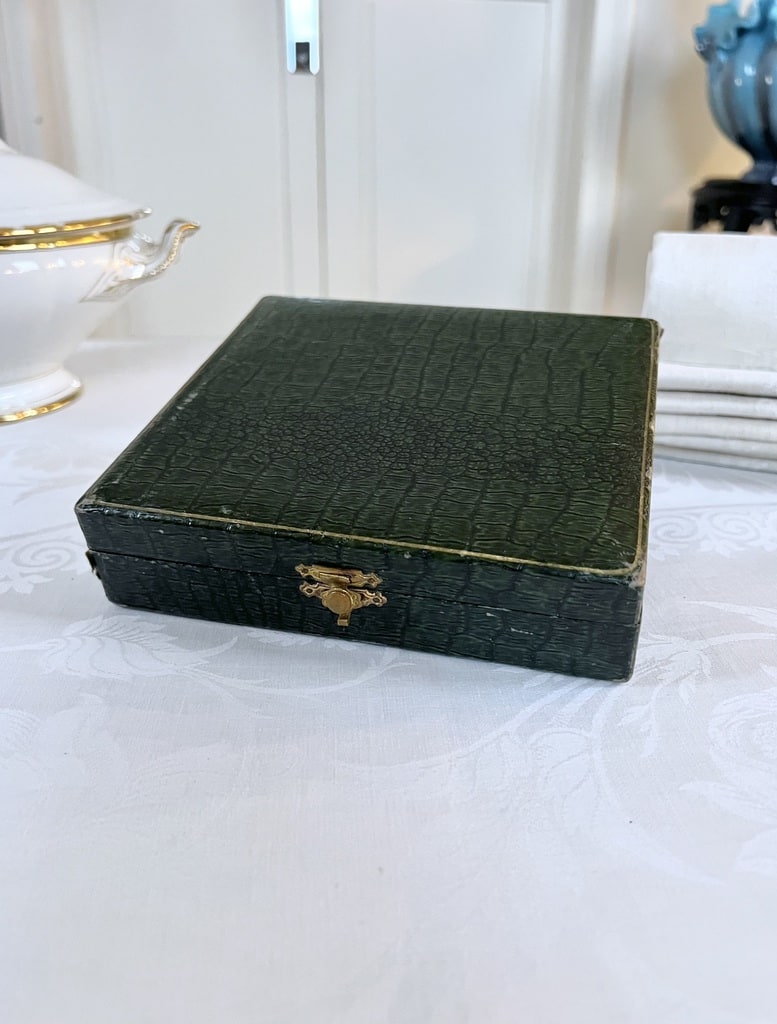 coffret-de-couverts-anciens-brocante-antiquaire