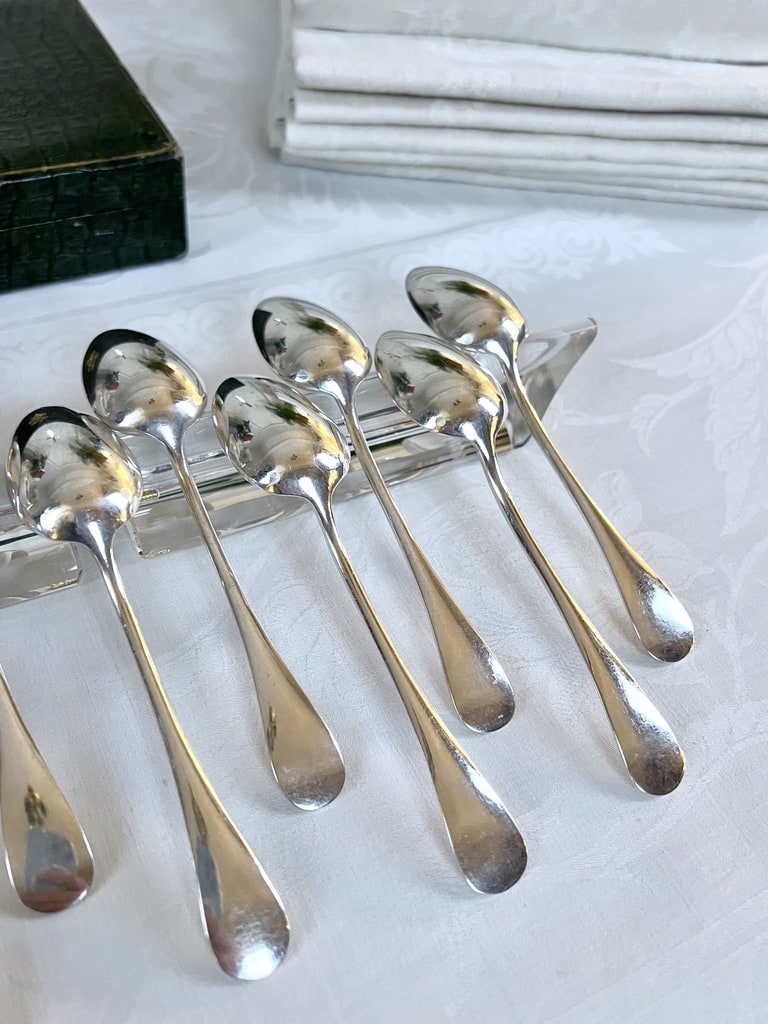 cuilleres-dessert-metal-blanc-vaisselle-ancienne-couverts-de-table-brocante-en-ligne-antiquites 14.38.47