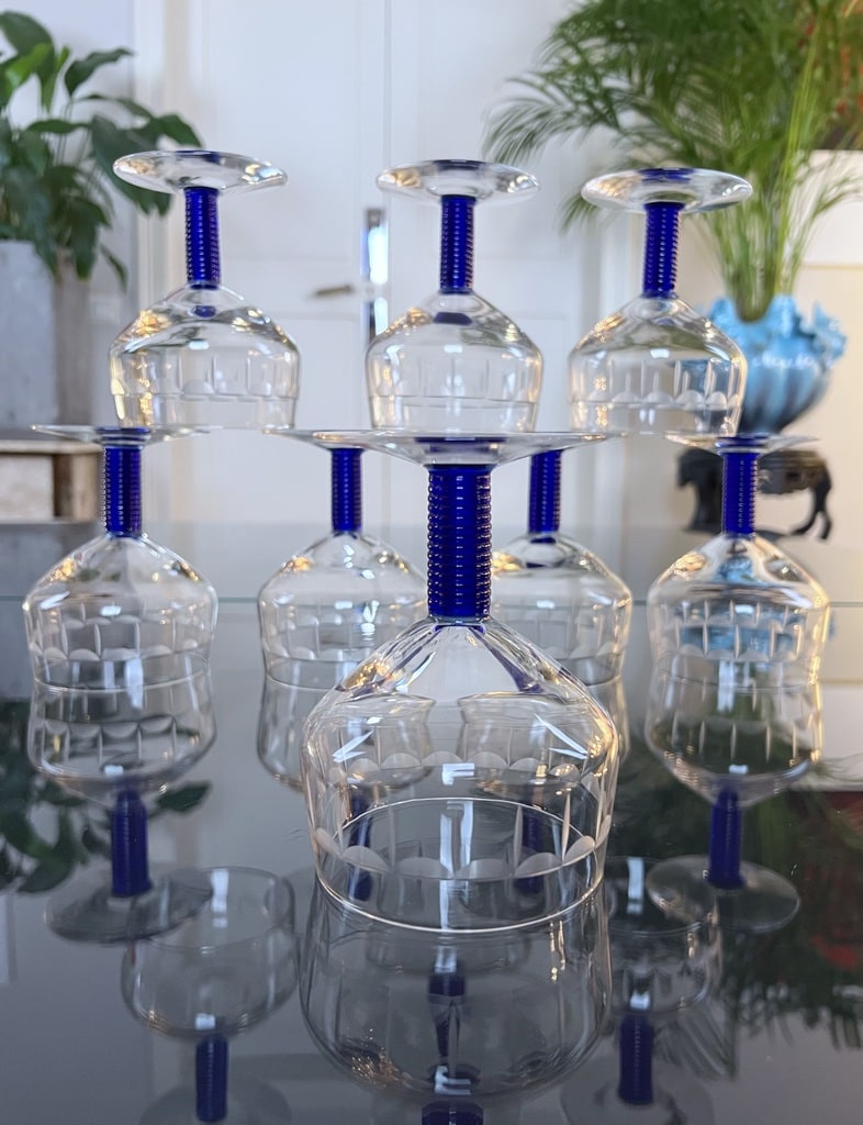 verres-souffles-anciens-art-deco-pied-bleu-torsade-decor-frise-grave-art-de-la-table-francais-brocante-antiquaire