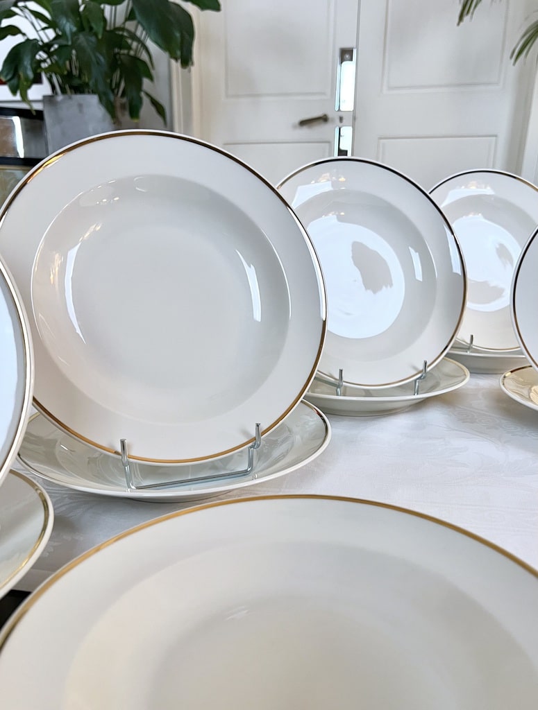service-assiettes-creuses-porcelaine-ancienne-couleur-ivoire-creme-et-filet-or-vaisselle-moderne-art-deco-brocante-antiquites