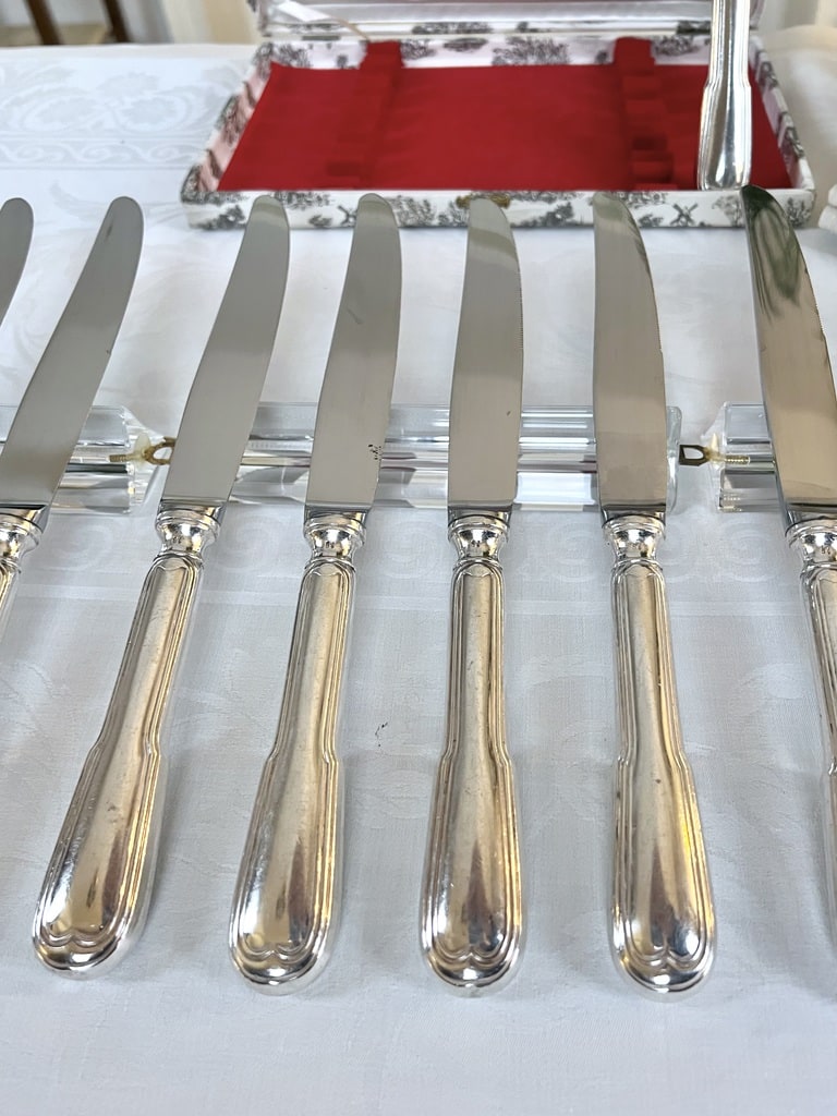 couteaux-anciens-metal-argente-service-de-table-argenterie-vintage-modele-filets-orfevre-brocante-antiquaire