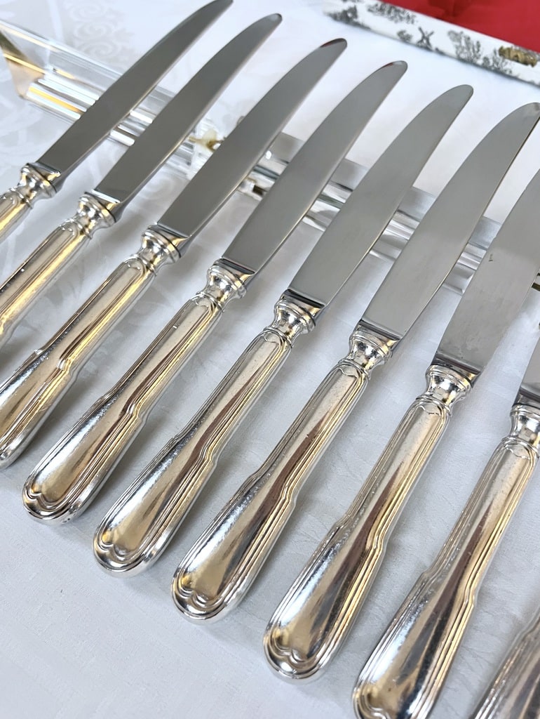 couteaux-anciens-metal-argente-et-inox-coffret-couverts-menagere-antiquaire-brocante-vintage