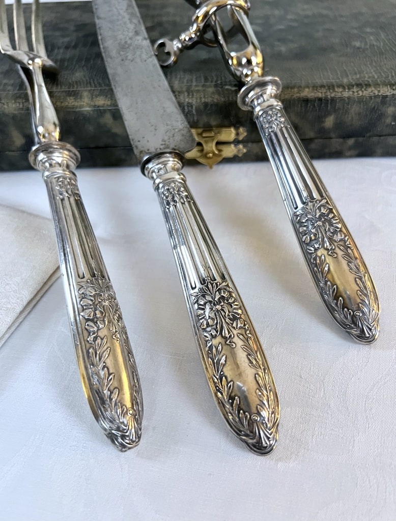 couverts-a-decouper-viande-gigot-manche-fourchette-couteau-argent-poincon-minerve-1er-titre-argenterie-ancienne-art-de-la-table-francais-antiquaire-brocante