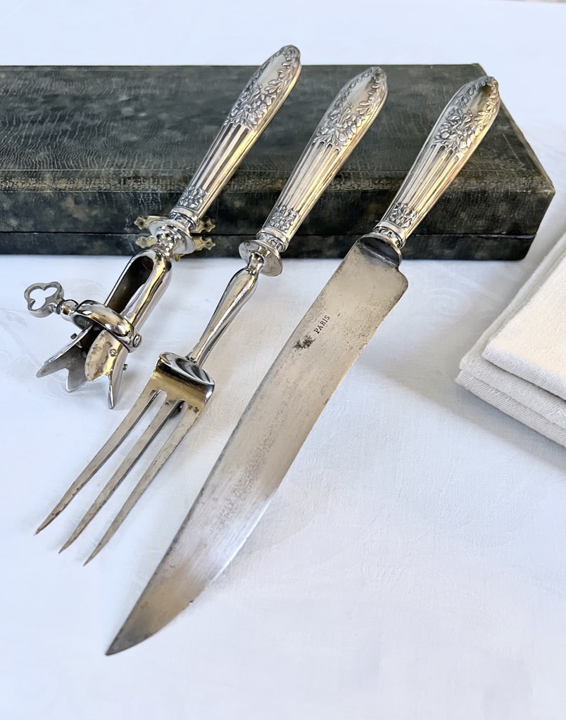 couverts-de-service-manches-en-argent-poincon-minerve-premier-titre-style-louis-xvi-coffret-ecrin-antiquaire-brocante-vintage