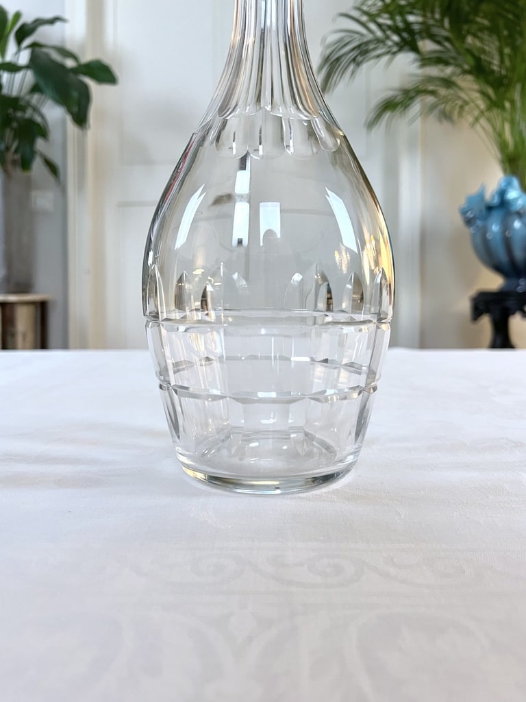 carafe-a-eau-vintage-en-verre-cisele-brocante-antiquaire-art-de-la-table-vaisselle-ancienne