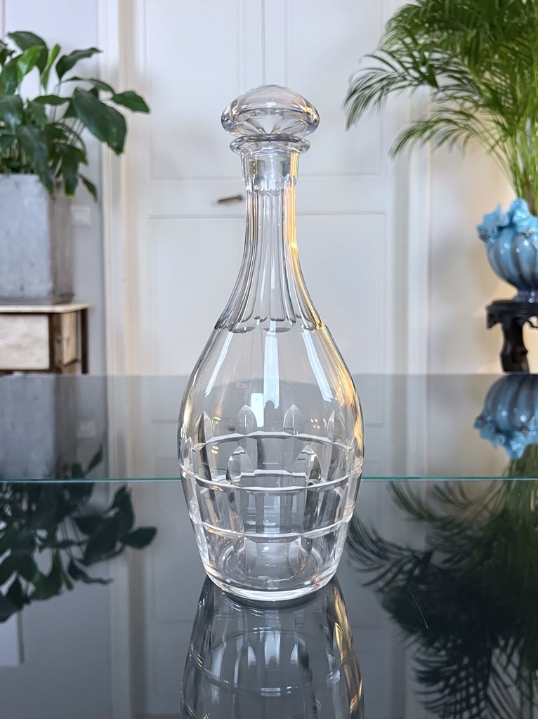 carafe-a-eau-ancienne-en-verre-cisele-art-de-la-table-francais-verrerie-moderne-boutique-en-ligne-brocante-antiquites