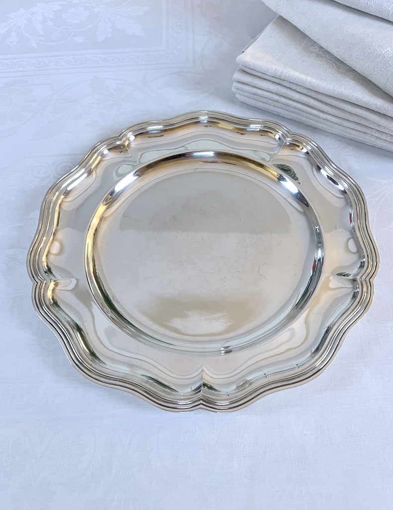 plat-de-service-argenterie-ancienne-en-maillechort-pieces-de-forme-presentation-vaisselle-classique-brocante-antiquites