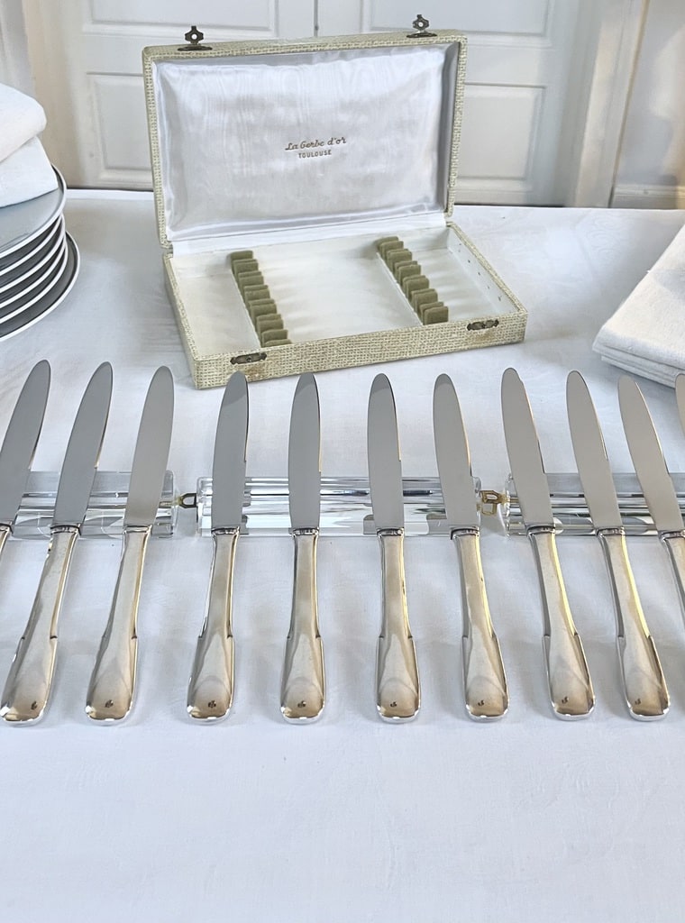 service-coffret-de-couteaux-a-entremets-manche-metal-argente-lame-inox-couverts-vintage-antiquaire-brocante-art-de-la-table-argenterie
