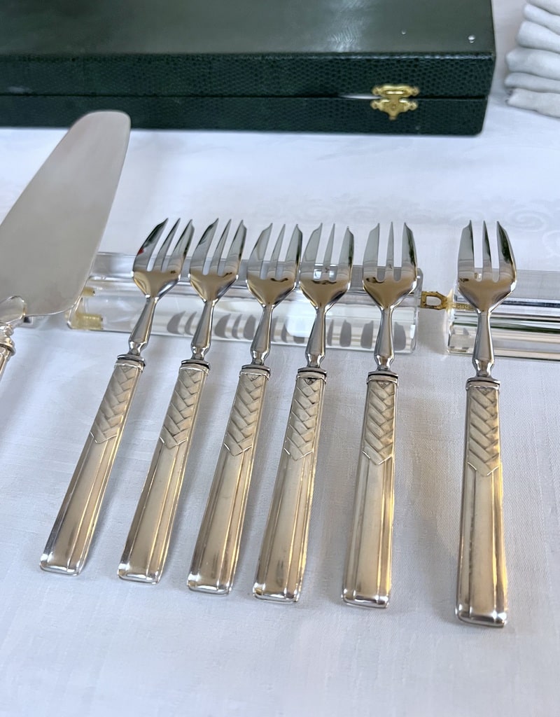 fourchettes-a-gateau-ancienne-en-argent-service-a-dessert-brocante-antiquaire-art-de-la-table-ecrin-coffret-menagere