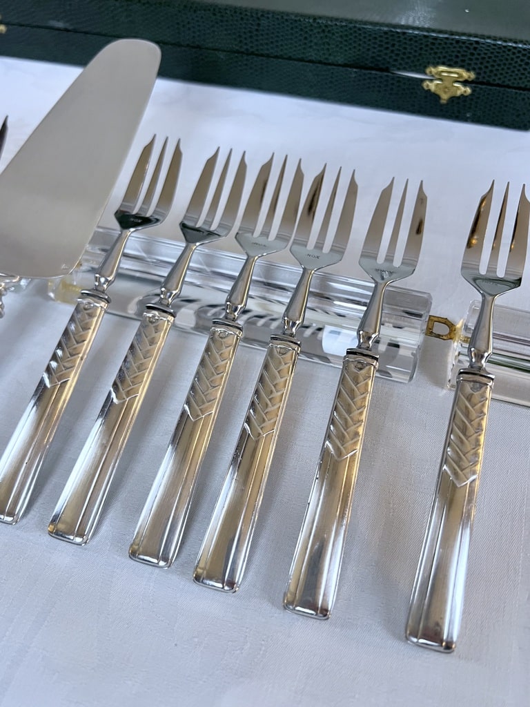 couverts-a-dessert-manche-en-argent-pelle-a-gateau-service-de-table-vintage-style-moderne-menagere-vaisselle-brocante-antiquites